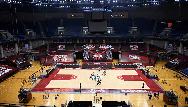 🏀夏联-爵士轻取公牛彼得森缺阵4号秀威尔逊19+8+5帽罚球6中0